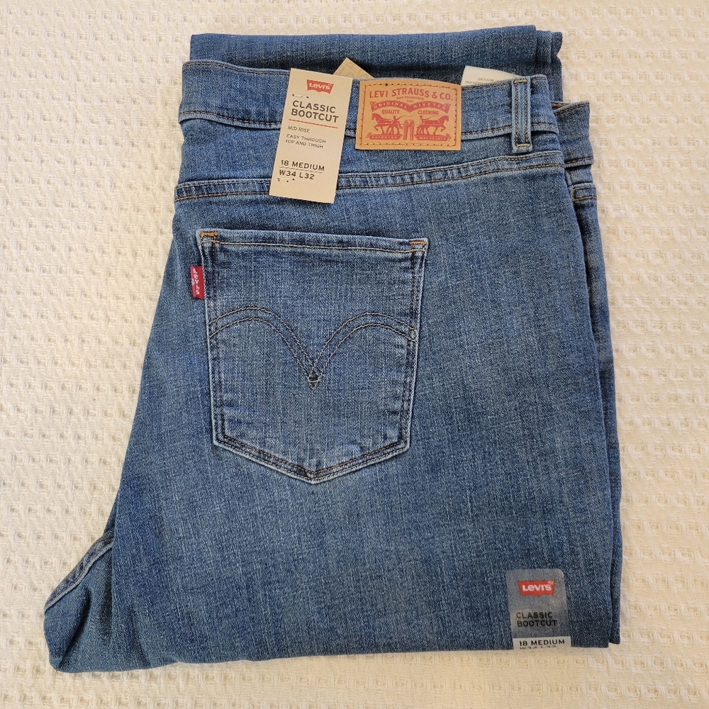 Levi's Classic Bootcut size 18 Mid Rise NWT